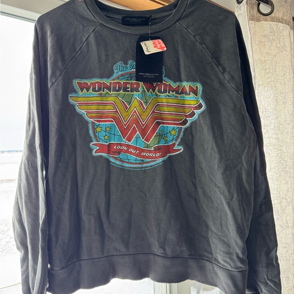 Wonder Woman Graphic Sweatshirt - Black - Picture 2 of 5